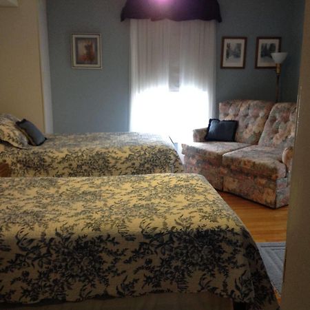 Maple Tourist Home B&B Grand Falls Exteriör bild
