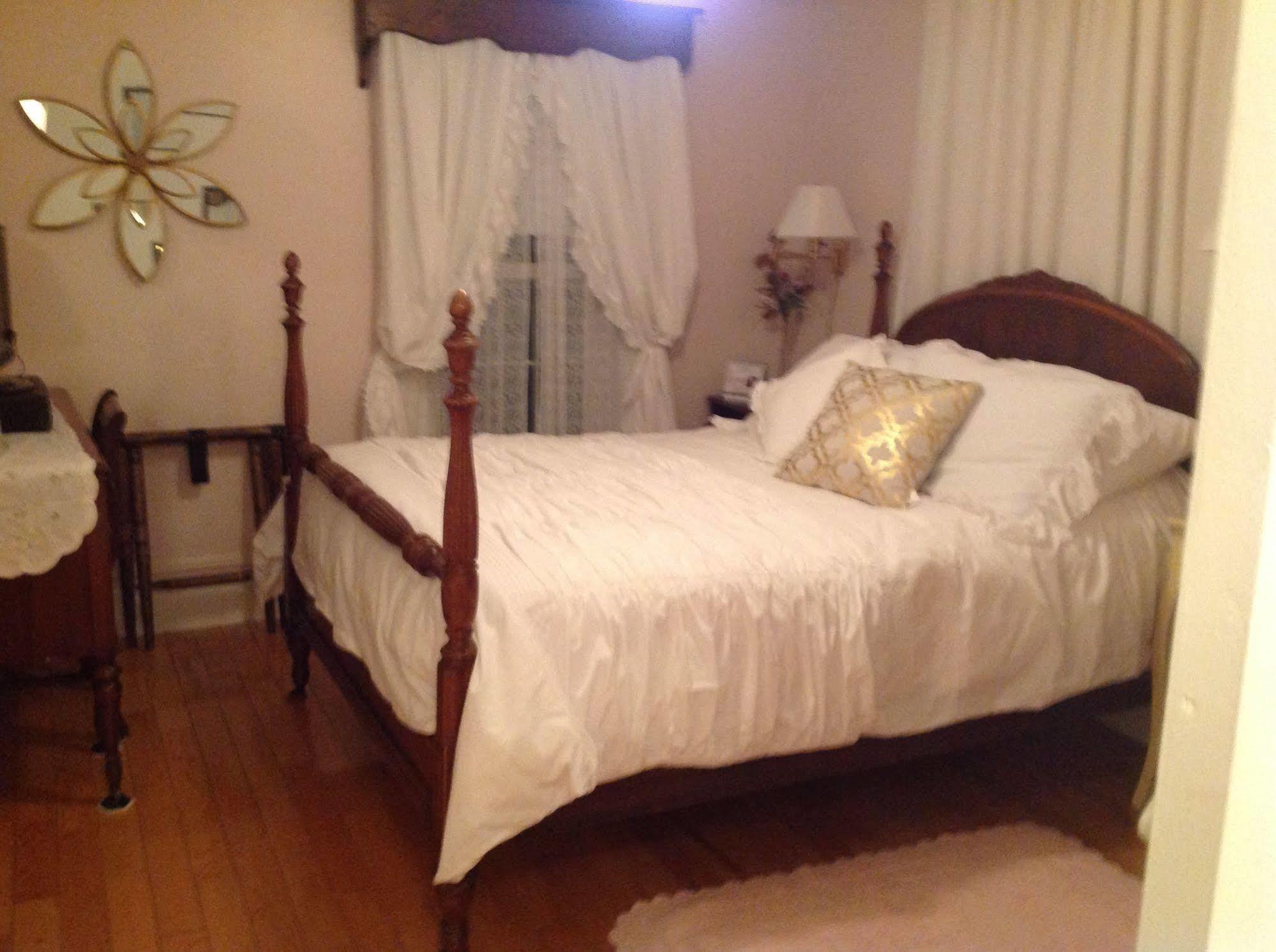 Maple Tourist Home B&B Grand Falls Exteriör bild