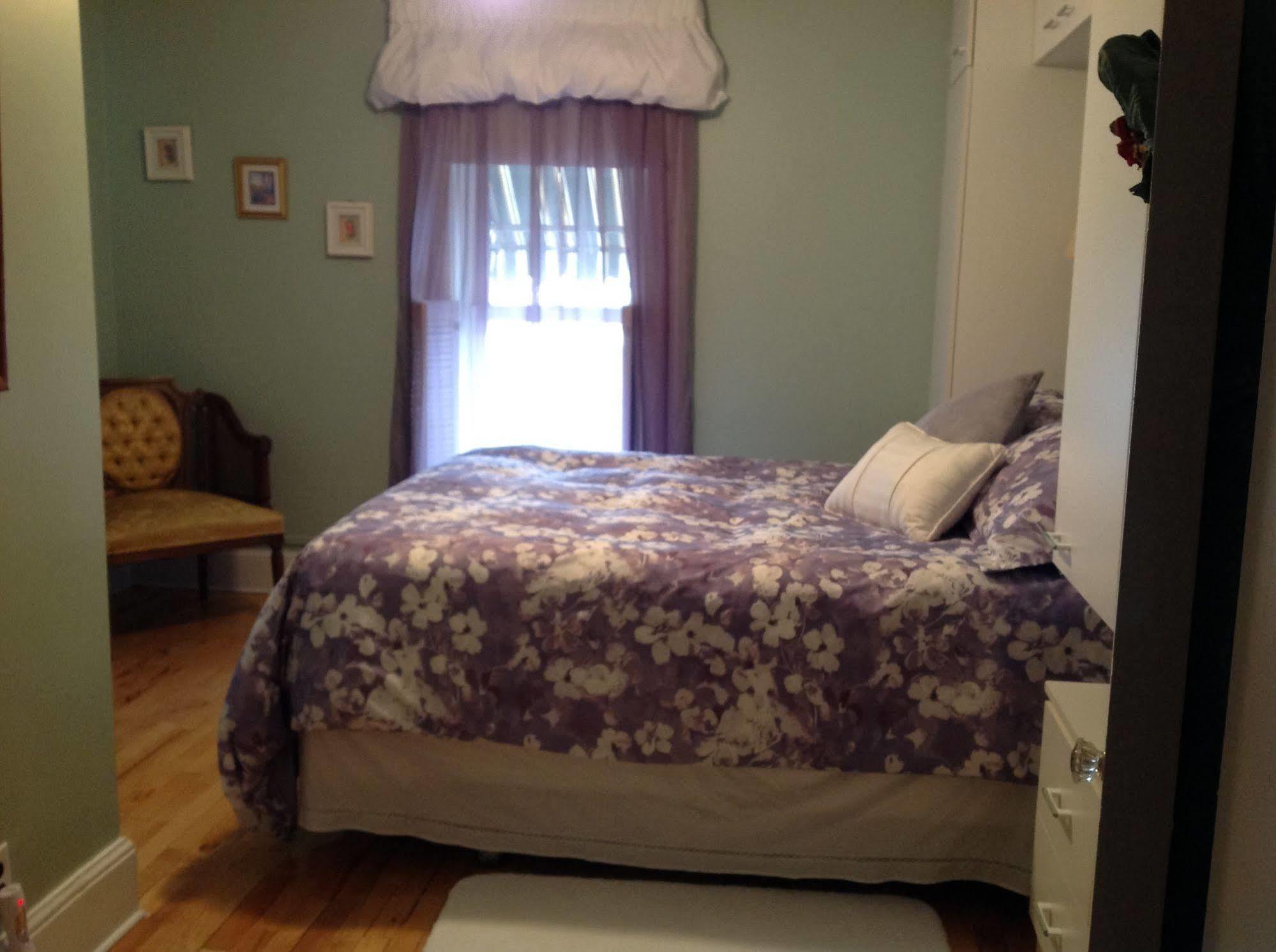 Maple Tourist Home B&B Grand Falls Exteriör bild